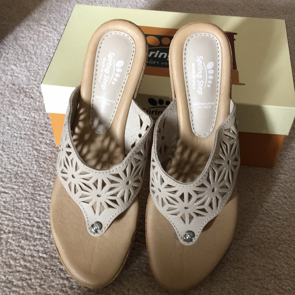 NWT faux cork wedges. Size 10 - 2 1/2” heel - Picture 2 of 5